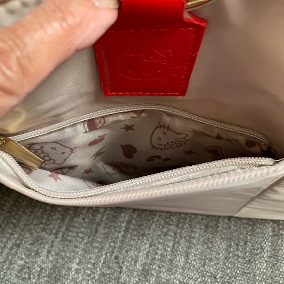 Hello Kitty Tote - Picture 9 of 9